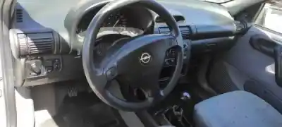 Veicolo di demolizione opel corsa b (s93) 1.0 i 12v (f08. f68. m68) dell'anno 1999 alimentato 