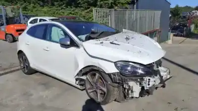 Здавання транспортного засобу volvo v40 hatchback (525) d2 року 2013 потужний d 4162 t