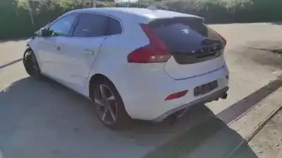 Здавання транспортного засобу volvo v40 hatchback (525) d2 року 2013 потужний d 4162 t