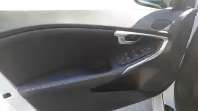 Здавання транспортного засобу volvo v40 hatchback (525) d2 року 2013 потужний d 4162 t