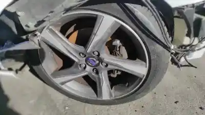 Здавання транспортного засобу volvo v40 hatchback (525) d2 року 2013 потужний d 4162 t