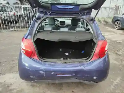 Здавання транспортного засобу peugeot 208 caixa (cr_) 1.6 hdi 92 року 2013 потужний 9hd (dv6c)