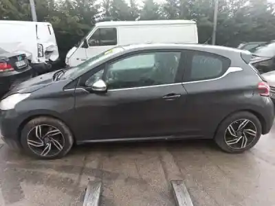 Здавання транспортного засобу peugeot 208 caixa (cr_) 1.6 hdi 92 року 2013 потужний 9hp (dv6dted)