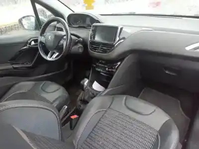 Здавання транспортного засобу peugeot 208 caixa (cr_) 1.6 hdi 92 року 2013 потужний 9hp (dv6dted)
