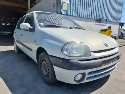 Véhicule à la ferraille renault clio ii fase i (b/cb0) (1998->) 1.9 d (b/cb0e) de l'année 1998 alimenté f8q 630