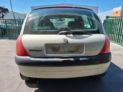 Véhicule à la ferraille renault clio ii fase i (b/cb0) (1998->) 1.9 d (b/cb0e) de l'année 1998 alimenté f8q 630