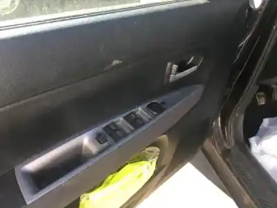 Veículo de Sucata mazda 2 (dy) 1.2 do ano 2003 alimentado fuja