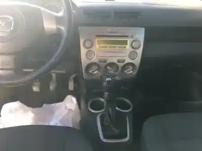 Veículo de Sucata mazda 2 (dy) 1.2 do ano 2003 alimentado fuja