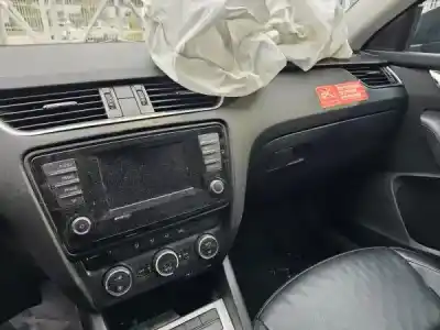 Здавання транспортного засобу skoda octavia iii break (5e5) 1528 ak gasóleo 2015 5p року 2015 потужний 