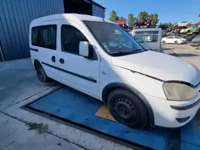 Vehicul casat opel combo tour 1.3 cdti 16v al anului 2023 alimentat 