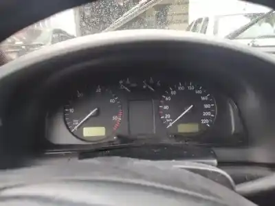 Veículo de Sucata volkswagen passat 3b2 1.9 tdi do ano 1997 alimentado 