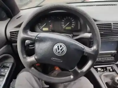 Veículo de Sucata volkswagen passat 3b2 1.9 tdi do ano 1997 alimentado 