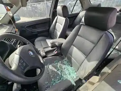 Scrapping Vehicle bmw 3 (e36) 318 tds of the year 1996 powered m41 d17 (174t1)