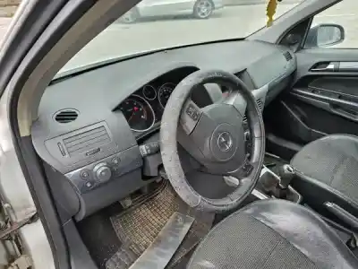 Véhicule à la ferraille opel astra h classic hatchback (a04) 1.7 cdti (l48) de l'année 2005 alimenté z 17 dth Véhicule à la ferraille opel astra h classic hatchback (a04) 1.7 cdti (l48) de l'année 2005 alimenté z 17 dth