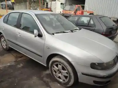 Veículo de Sucata seat leon (1m1) 1.6 do ano 2001 alimentado 0