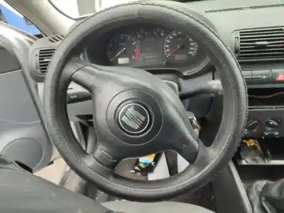 Veículo de Sucata seat leon (1m1) 1.6 do ano 2001 alimentado 0