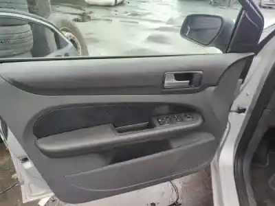 Véhicule à la ferraille ford focus ii (da_, hcp, dp) 1.4 de l'année 2005 alimenté 