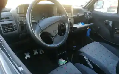 Sloopvoertuig volkswagen polo classic (86c, 80) 1.0 van het jaar 1991 aangedreven 