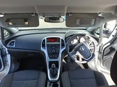 Hurda Aracı opel astra j (p10) 1.6 turbo (68) yılın 2011 güçlü a 16 let