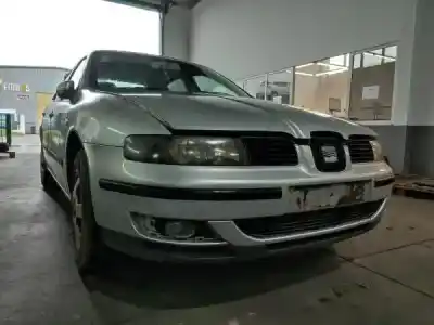Veículo de Sucata seat leon (1m1) 1.6 do ano 2001 alimentado 0