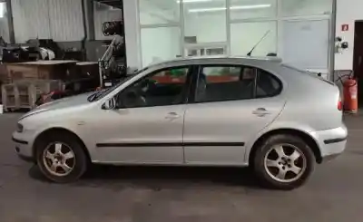 Veículo de Sucata seat leon (1m1) 1.6 do ano 2001 alimentado 0