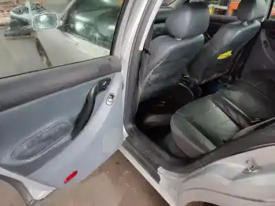 Veículo de Sucata seat leon (1m1) 1.6 do ano 2001 alimentado 0