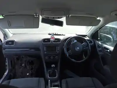 Veículo de Sucata volkswagen golf vi (5k1) 1.6 tdi do ano 2011 alimentado cayb