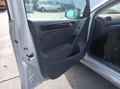 Veículo de Sucata volkswagen golf vi (5k1) 1.6 tdi do ano 2011 alimentado cayb