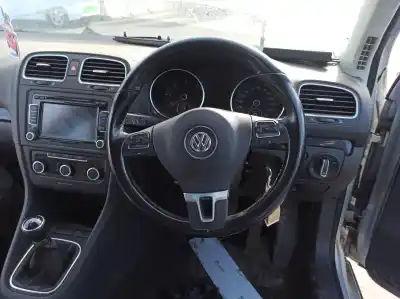 Veículo de Sucata volkswagen golf vi (5k1) 1.6 tdi do ano 2011 alimentado cayb