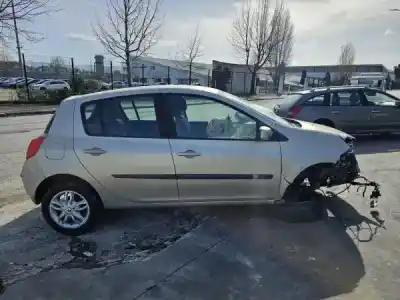 Scrapping Vehicle renault clio iii (br0/1, cr0/1) 1.2 16v (br02 br0j br11 cr02 cr0j cr11) of the year 2006 powered d4f 764