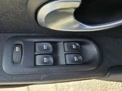 Scrapping Vehicle renault clio iii (br0/1, cr0/1) 1.2 16v (br02 br0j br11 cr02 cr0j cr11) of the year 2006 powered d4f 764