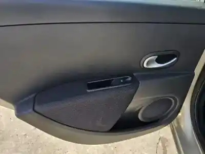 Scrapping Vehicle renault clio iii (br0/1, cr0/1) 1.2 16v (br02 br0j br11 cr02 cr0j cr11) of the year 2006 powered d4f 764