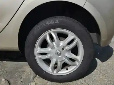 Scrapping Vehicle renault clio iii (br0/1, cr0/1) 1.2 16v (br02 br0j br11 cr02 cr0j cr11) of the year 2006 powered d4f 764