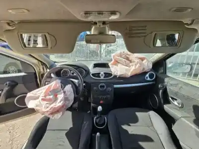 Scrapping Vehicle renault clio iii (br0/1, cr0/1) 1.2 16v (br02 br0j br11 cr02 cr0j cr11) of the year 2006 powered d4f 764