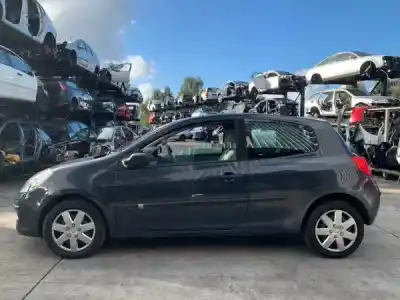 Scrapping Vehicle renault clio iii (br0/1, cr0/1) 1.2 16v (br02 br0j br11 cr02 cr0j cr11) of the year 2006 powered d4f 740