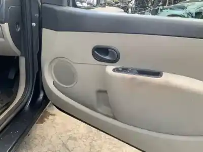 Scrapping Vehicle renault clio iii (br0/1, cr0/1) 1.2 16v (br02 br0j br11 cr02 cr0j cr11) of the year 2006 powered d4f 740