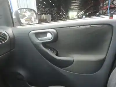Veículo de Sucata opel corsa c (x01) 1.2 (f08, f68) do ano 2003 alimentado 0