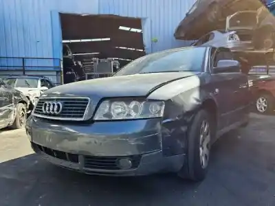 Veículo de Sucata audi a4 b6 (8e2) 1.9 tdi do ano 2002 alimentado 