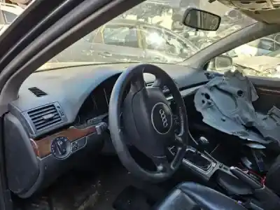 Veículo de Sucata audi a4 b6 (8e2) 1.9 tdi do ano 2002 alimentado 