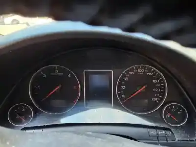 Veículo de Sucata audi a4 b6 (8e2) 1.9 tdi do ano 2002 alimentado 