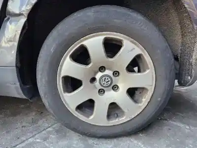 Veículo de Sucata audi a4 b6 (8e2) 1.9 tdi do ano 2002 alimentado 