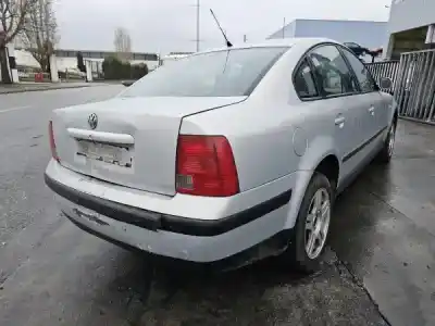 Veículo de Sucata volkswagen passat b5 (3b2) 1.9 tdi do ano 2000 alimentado atj
