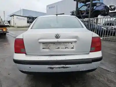 Veículo de Sucata volkswagen passat b5 (3b2) 1.9 tdi do ano 2000 alimentado atj