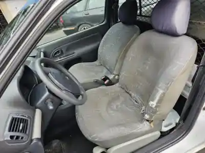 Veículo de Sucata renault clio ii (bb_, cb_) 1.5 dci (b/cb07) do ano 2002 alimentado k9k 700