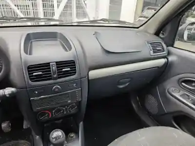 Veículo de Sucata renault clio ii (bb_, cb_) 1.5 dci (b/cb07) do ano 2002 alimentado k9k 700