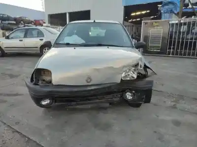 Veículo de Sucata renault clio ii (bb_, cb_) 1.2 (bb0a bb0f bb10 bb1k bb28 bb2d bb2h cb0a.... do ano 1998 alimentado d7f 764