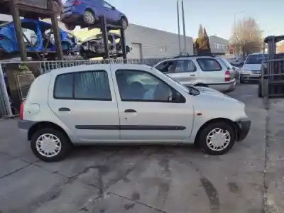 Veículo de Sucata renault clio ii (bb_, cb_) 1.2 (bb0a bb0f bb10 bb1k bb28 bb2d bb2h cb0a.... do ano 1998 alimentado d7f 764