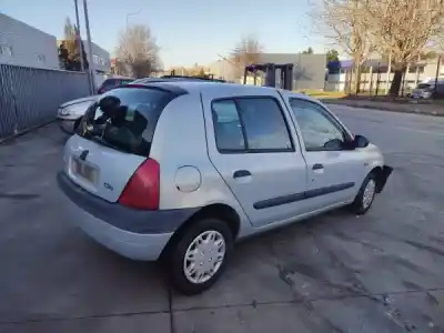 Veículo de Sucata renault clio ii (bb_, cb_) 1.2 (bb0a bb0f bb10 bb1k bb28 bb2d bb2h cb0a.... do ano 1998 alimentado d7f 764