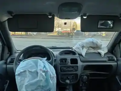 Veículo de Sucata renault clio ii (bb_, cb_) 1.2 (bb0a bb0f bb10 bb1k bb28 bb2d bb2h cb0a.... do ano 1998 alimentado d7f 764