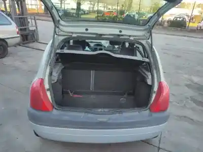 Veículo de Sucata renault clio ii (bb_, cb_) 1.2 (bb0a bb0f bb10 bb1k bb28 bb2d bb2h cb0a.... do ano 1998 alimentado d7f 764